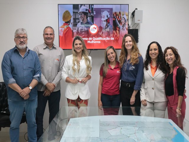 Prefeitura de Campos, Porto do Açu e B Port juntos por qualificação para mulheres