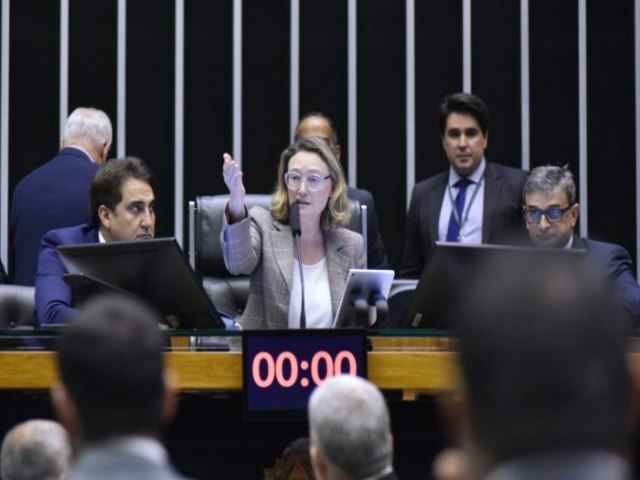 Cmara aprova projeto que determina proteo imediata  mulher que denuncia violncia; acompanhe