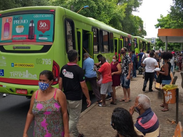 Greve dos motoristas de nibus de Teresina chega ao fim aps assinatura de acordo no TRT