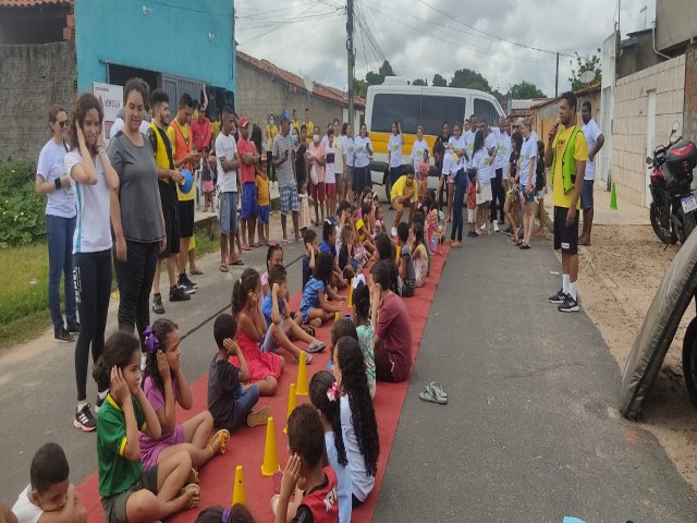 Corrente do Bem em parceria com a SEMEL, promoveram manh de lazer para crianas do bairro Santo Antnio na zona sul da capital