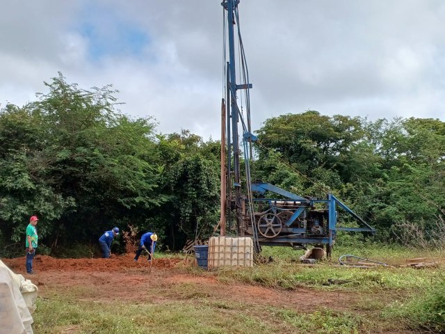 Prefeitura de Teresina realiza perfurao de poo tubular na comunidade Pau de Cinza