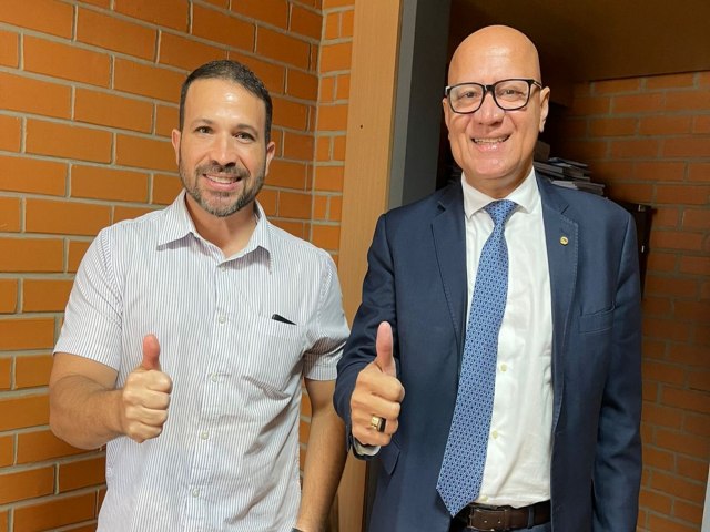 AMIGOS POLTICOS: Pr-candidato a prefeito Moreiro do Povo, espera dilogo e apoio com Edu.