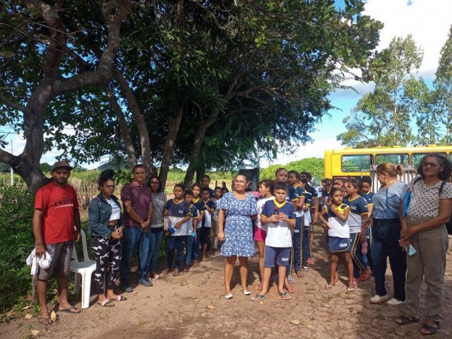 UNIO: Alunos da escola Jos Expedito Medeiros realiza ao ambiental com materiais reciclveis