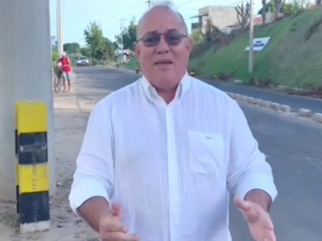 Antnio Jos Lira comemora a conquista da assinatura da Ordem de servio da obra da Avenida Professor Camilo Filho