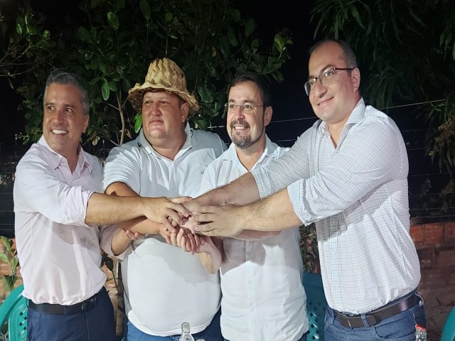 Moreiro do Povo desiste de pr-candidatura a prefeito da capital, e firma apoio a Fbio Novo