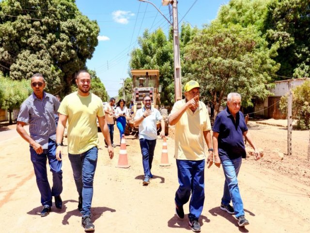 Prefeito Dr. Pessoa realiza visita nas obras de pavimentao asflticas da zona Sudeste de Teresina