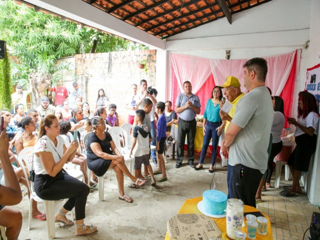 Prefeito da Capital do Piau participa de encontro com Associao de Mulheres do Parque Universitrio