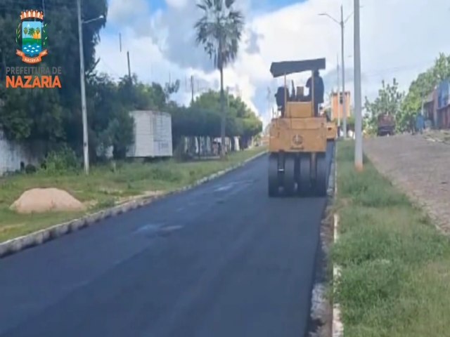 NAZRIA: Prefeito do municpio manda asfaltar a rua de sua casa e populao reclama