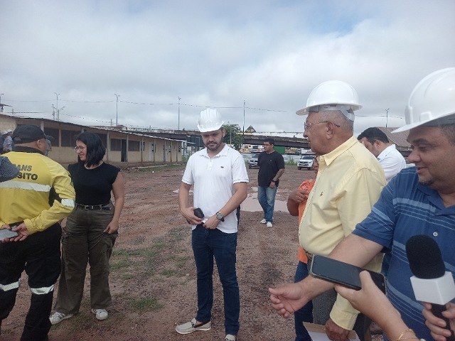 Prefeito Dr. Pessoa, realiza visita tcnica na obra do Hospital da Mulher de Teresina