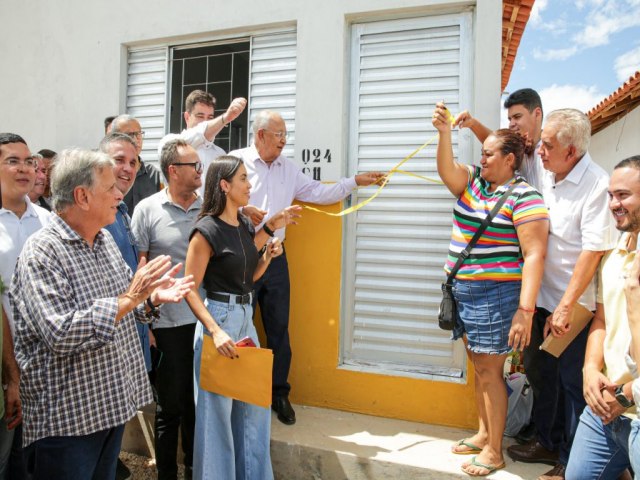 Prefeitura de Teresina entrega as primeiras unidades habitacionais para famlias que foram atingidas pelas chuvas