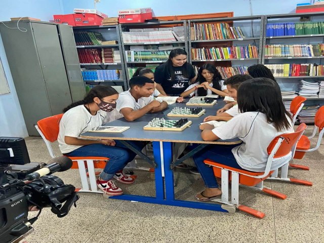 Escola Municipal Clidenor de Freitas  destaque no xadrez