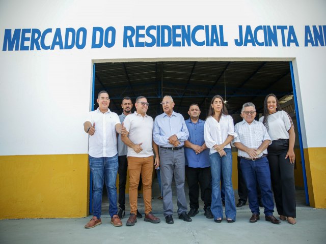 Prefeito de Teresina entrega Mercado do Residencial Jacinta Andrade