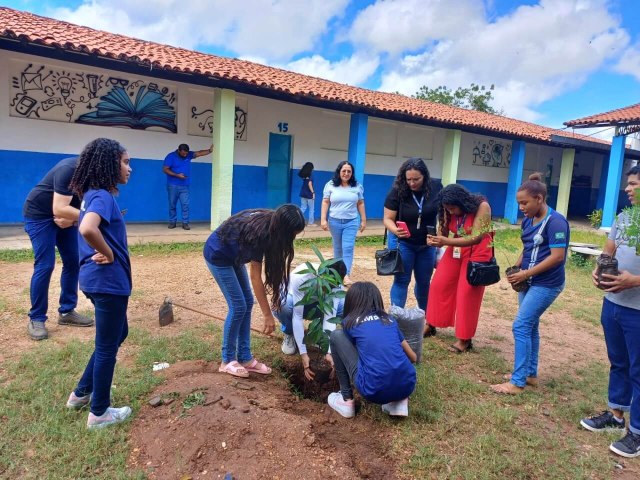 Sustentabilidade  defendida pelos alunos da Escola Municipal Oflio Leito