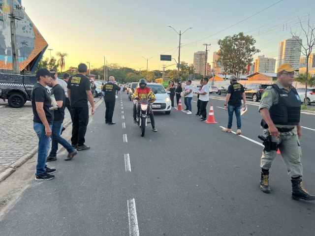 Cendfol realiza blitz educativa em aluso ao combate  violncia no trnsito