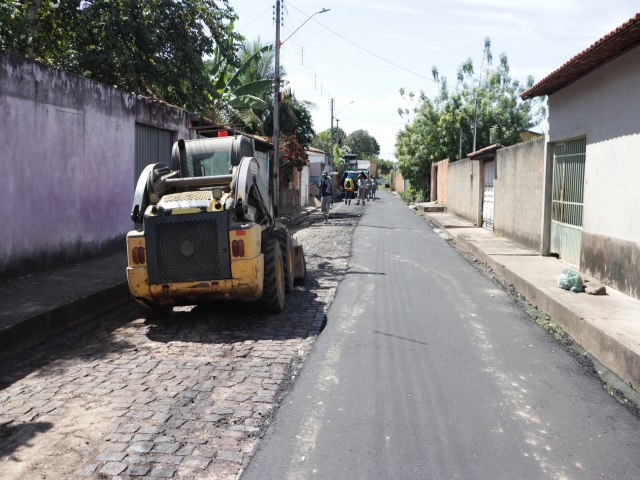 Prefeito Dr. Pessoa visita canteiro de obras em todas regies de Teresina