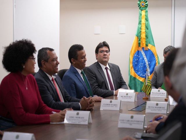 Rafael Fonteles adere a parceria para enfrentamento da desertificao e efeitos das mudanas climticas no Piau