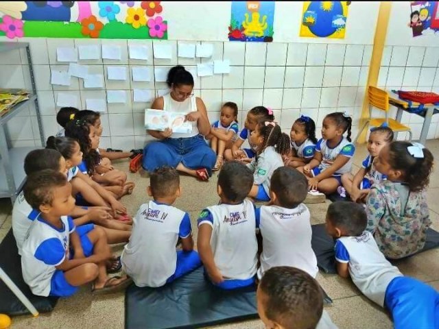 Atividade de leitura envolve alunos do CMEI Angelim IV