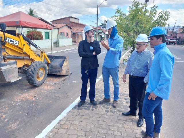 ARSETE fiscaliza obras da guas de Teresina nas avenidas Maranho e Pedro Freitas