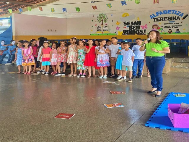 Piquenique Literrio  promovido pela Escola Municipal Camilo da Silveira Filho