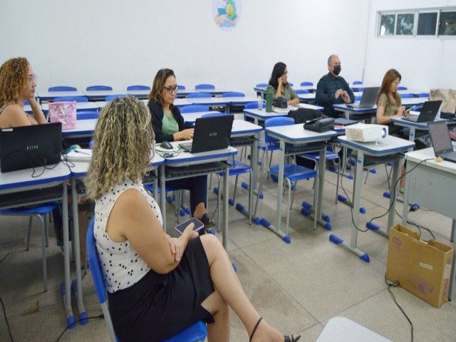 Equipe tcnica de monitoramento do Plano Municipal de Educao realiza reunio