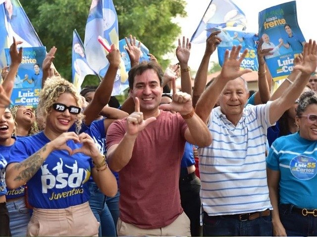 Luiz Carlos do PSD Realiza Caminhada em Nazria com Grande Adesivao e Panfletagem