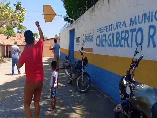 CMEI promove atividade sobre a figura paterna na escola