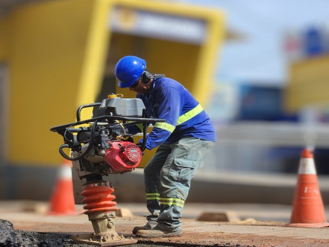 Obras de esgoto acontecem em horrio noturno em trecho da Miguel Rosa a partir desta tera (3)