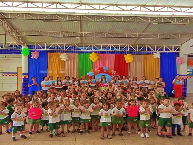 CMEI Helena Medeiros celebra 6 anos de atuao em Teresina