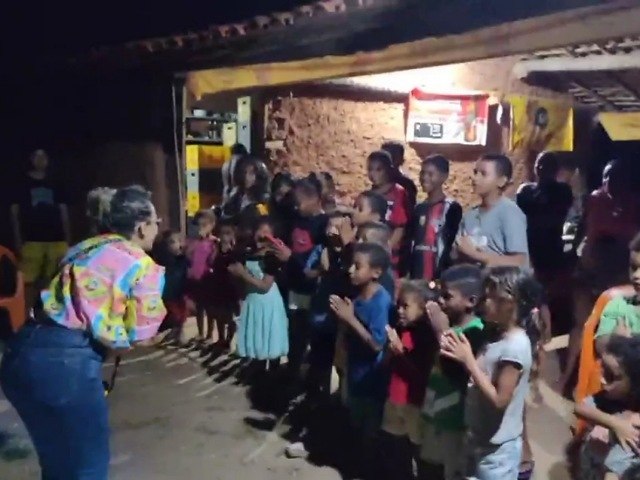 Crianas das comunidades Maria Leticia e Campos Dourados em Nazria recebem Festival Pizza do Bem