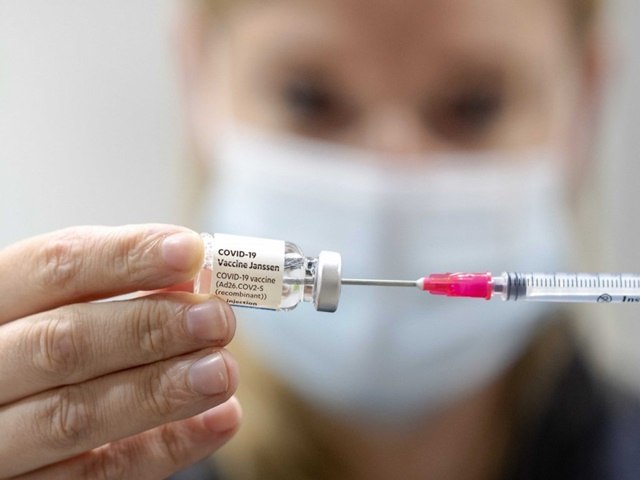 Vacinados com Janssen vão receber segunda dose, diz Ministério da Saúde
