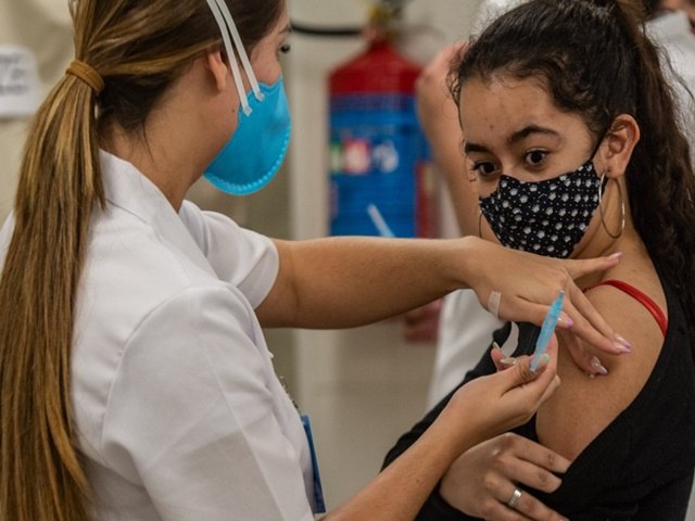 ‘Mega vacinação’ contra a Covid-19 começa neste sábado no Brasil