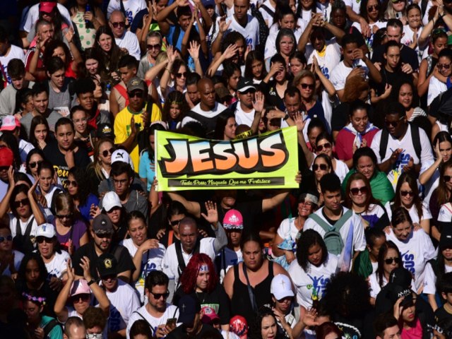 Ministro de Lula  vaiado na Marcha para Jesus ao discursar em nome do presidente