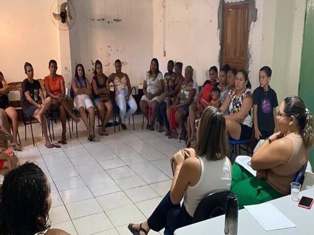 Durante o ms de maro, a Secretaria Municipal de Assistncia Social, por meio do CRAS, promoveu oficinas em aluso ao ms da mulher.