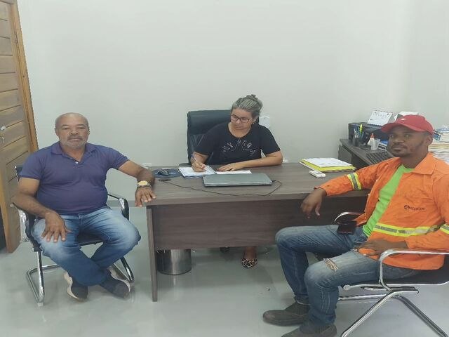 Mara Rios se reuniu com Maurcio Souza, encarregado da empresa Rodacon, e Neto da Fazenda Grande para alinhar o trabalho que ser feito nas estradas vicinais do nosso municpio.