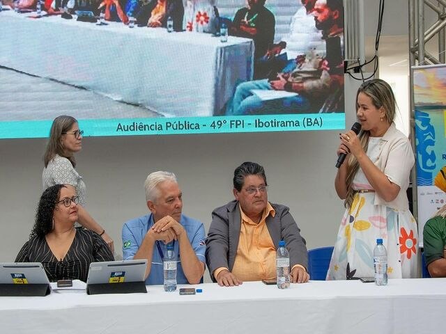 Prefeita de Muqum participou da  Audincia Pblica de encerramento da 49 FPI, em Ibotirama.