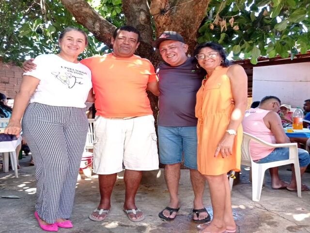 Mara Rios visita o pr candidato Nitin do Javi e sua esposa Nice.