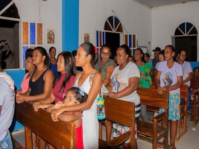 Agentes da Prefeitura participaram da novena de Santo Antnio na comunidade de Boa Vista do Pixaim.