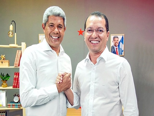 Governador Jernimo ao lado de Tito no lanamento da pr-candidatura a Prefeito de Barreiras