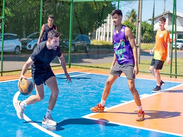 Prefeito Junior Marab participa de inaugurao de quadra do Programa Nossa Praa