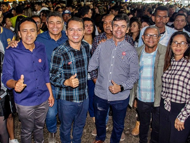 Tito e Emerson participam de festejos juninos em Barreiras