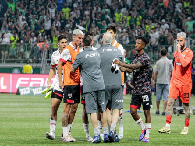 Jogadores de Palmeiras e So Paulo se envolvem em briga generalizada aps o clssico