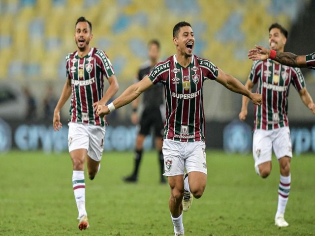 Fbio defende dois pnaltis, Fluminense supera o Grmio e avana para as quartas da Libertadores