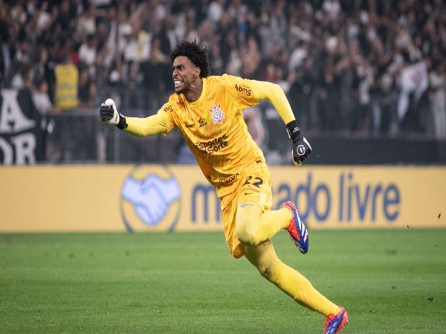 Hugo Souza brilha, pega trs pnaltis e garante Corinthians nas quartas da Sul-Americana