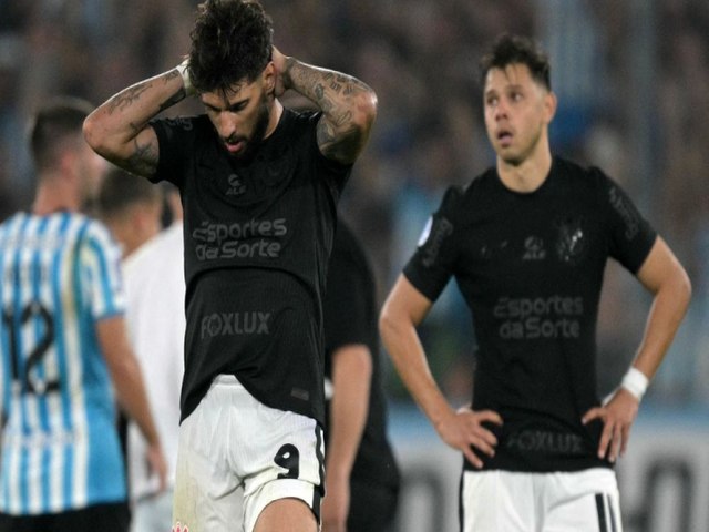 Corinthians sofre virada com dois gols em menos de cinco minutos, perde para o Racing e est fora da final da Sul-Americana