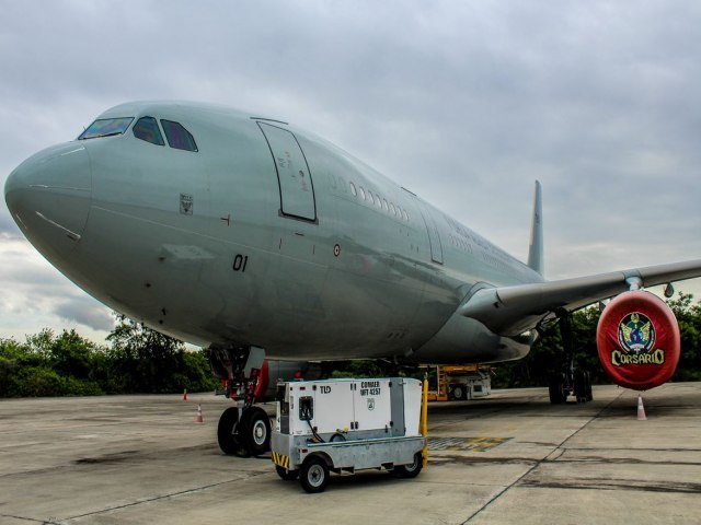 Voo de repatriao de brasileiros em Gaza aguarda autorizao  Avio leva 11 toneladas de alimentos no perecveis