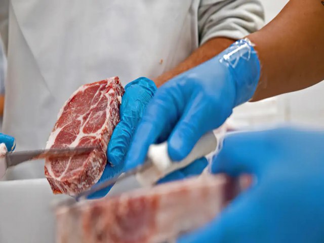 Mais 38 frigorficos brasileiros receberam autorizao para exportar carnes para a China