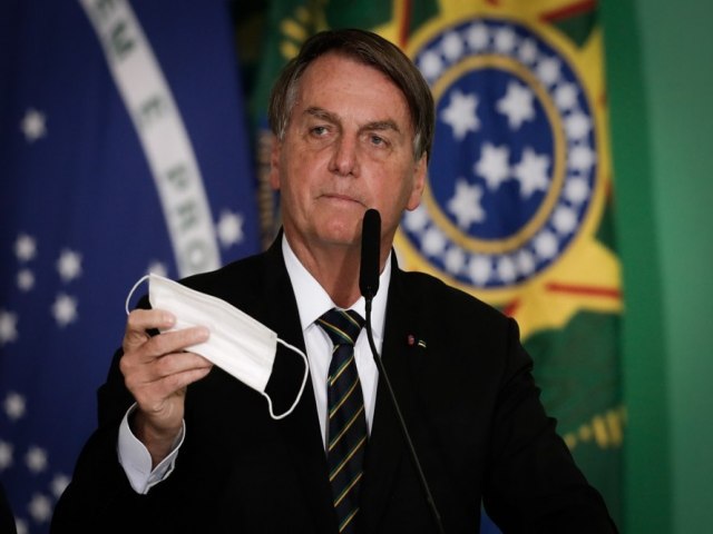Jair Bolsonaro ordenou a manipulao do registro do carto de vacinao, diz PF
