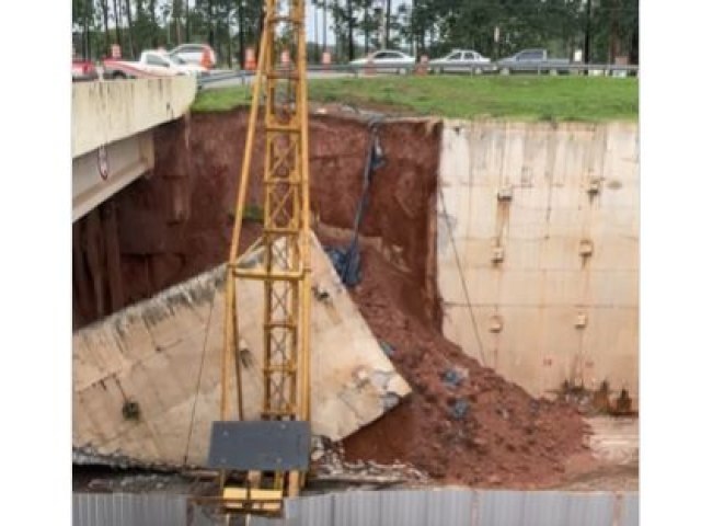 As placas do viaduto na BR-153 em Hidrolndia desabaram pela segunda vez