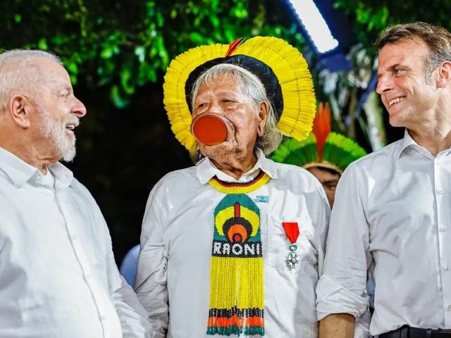 Cacique Raoni  homenageado por Macron e solicita demarcaes a Lula