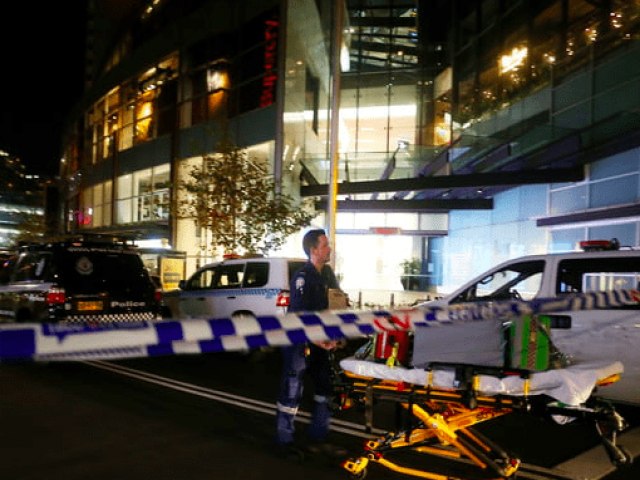 Seis vtimas fatais em tragdia em shopping de Sydney, onde um homem de 40 anos atacou diversas pessoas utilizando uma faca
